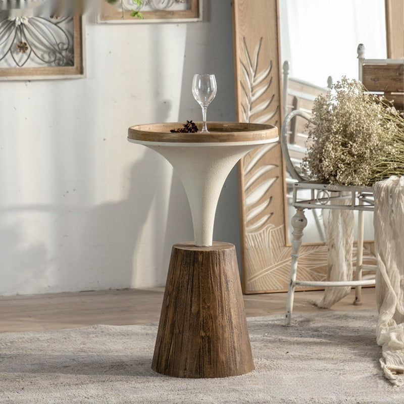 Kleiner Couchtisch aus Massivholz – Moderner Boho-Beistelltisch in Weiß (45×73 cm)