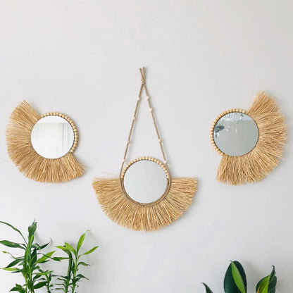 Handgefertigter Boho-Wandspiegel mit Holzperlen & Strohrand – Natürliche Wanddeko 40 cm